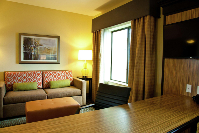Bedroom 3, Hampton Inn & Suites Salinas, Monterey