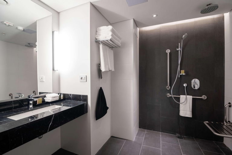 Bathroom 5, SORO Montevideo, Curio Collection by Hilton, Montevideo