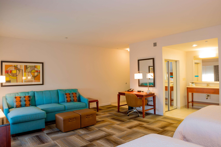 Bedroom 3, Hampton Inn & Suites Riverside/Corona East, Riverside