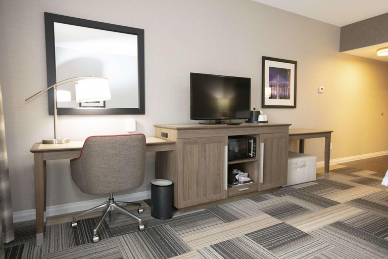 Bedroom 3, Hampton Inn Toledo/Oregon, Lucas