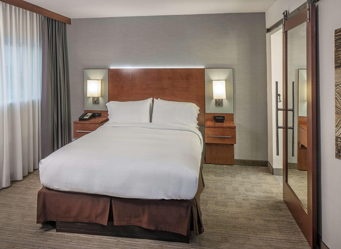 Bedroom 3, Doubletree By Hilton Omaha Southwest, Douglas