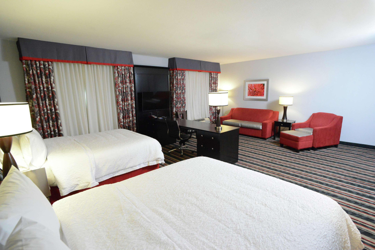 Bedroom 3, Hampton Inn & Suites Albany At Albany Mall, Dougherty