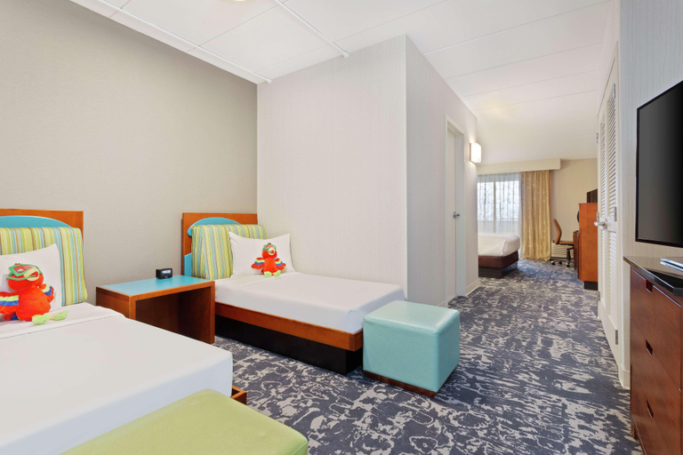 Bedroom 3, Doubletree By Hilton Boston North Shore, Essex