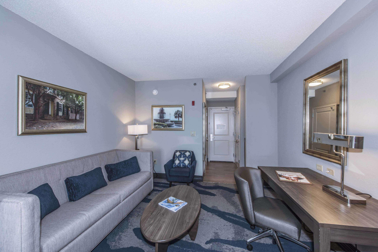 Bedroom 3, DoubleTree by Hilton Charleston North Convention, Charleston