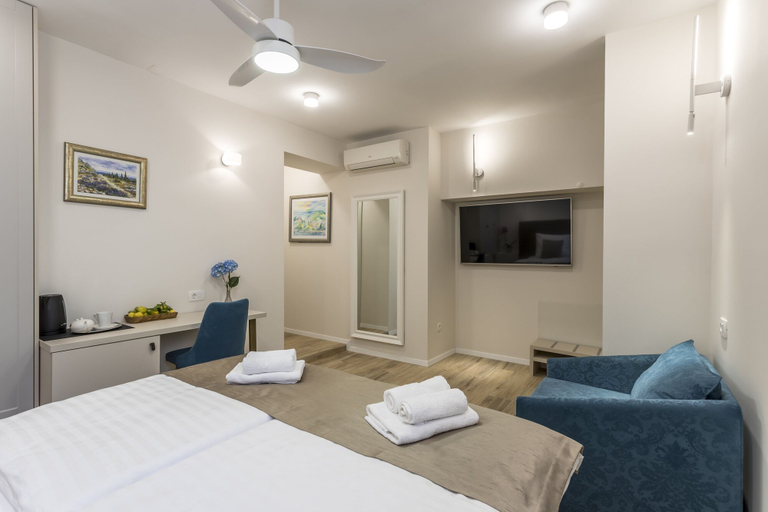 Bedroom 3, COR ROOMS, Split