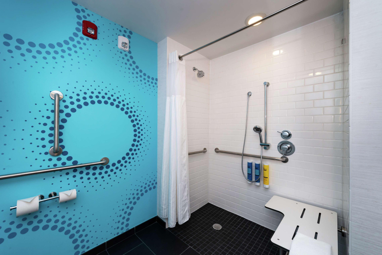 Bathroom 4, Tru by Hilton Staunton, Staunton