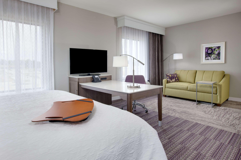 Bedroom 3, Hampton Inn & Suites Tyler-South, Smith