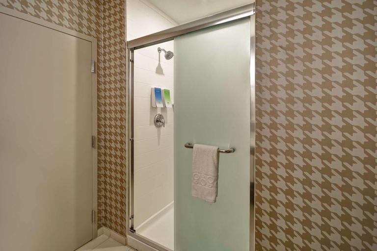 Bathroom 4, Home2 Suites by Hilton Harvey, Jefferson