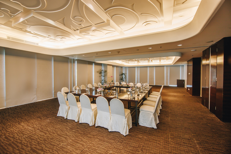 Business Facilities 27