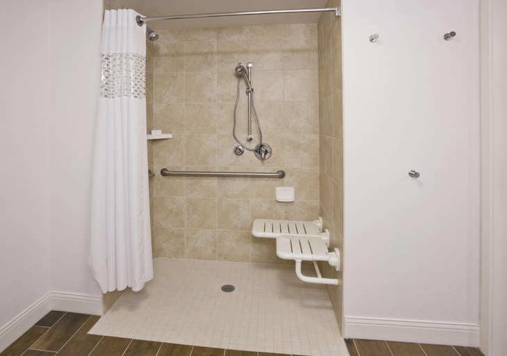 Bathroom 4, Hampton Inn Minneapolis Bloomington West, Hennepin