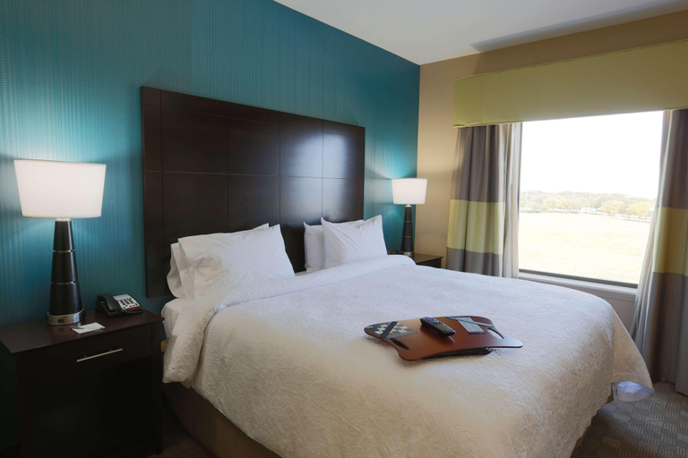Bedroom 3, Hampton Inn & Suites Missouri City, TX, Fort Bend