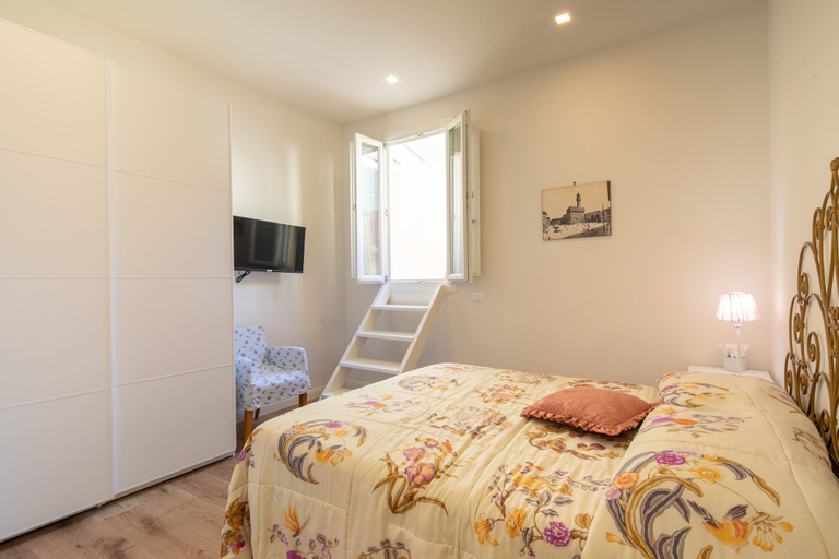 Bedroom 3, Alfani Terrace, Florence