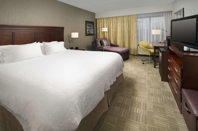 Bedroom 3, Hampton Inn Rochester-Greece, Monroe