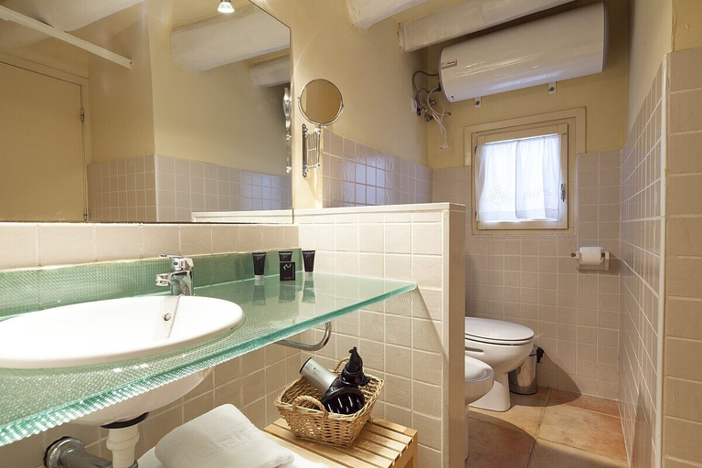 Bathroom 2, Alcam Santa Monica, Barcelona