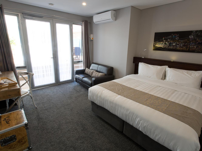 Bedroom 3, 30 Arundel Accommodation, Fremantle