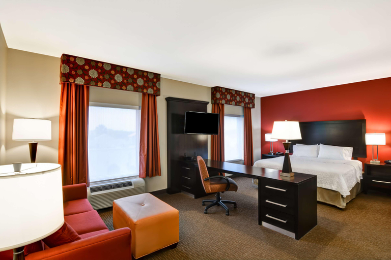 Bedroom 3, Hampton Inn & Suites Tampa Northwest/Oldsmar, Pinellas