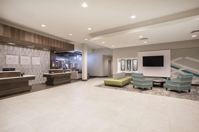 Public Area 3, Hilton Garden Inn Omaha Aksarben Village, Douglas