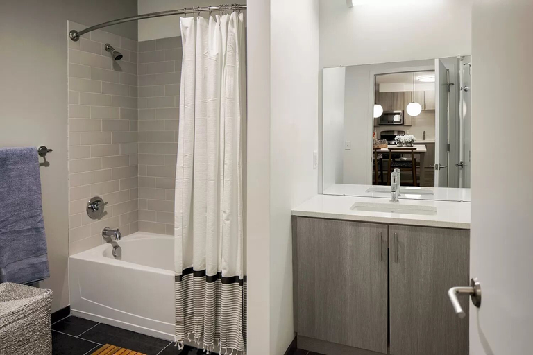 Bathroom 4, Sweet Apartment in Tuttle, Grady