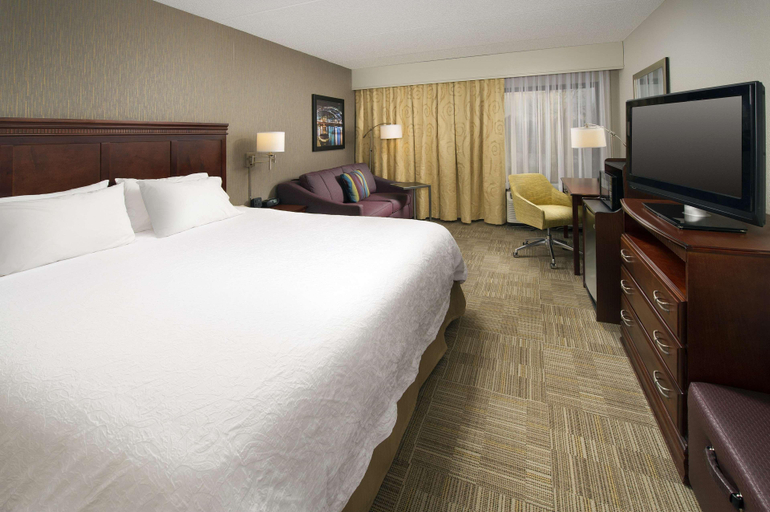 Bedroom 3, Hampton Inn Rochester-Greece, Monroe