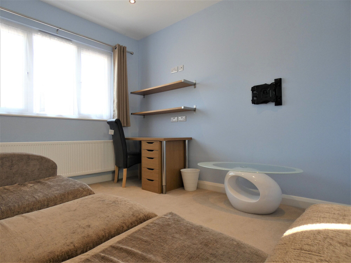Others 4, Seaford Guest House, Stoke-on-Trent