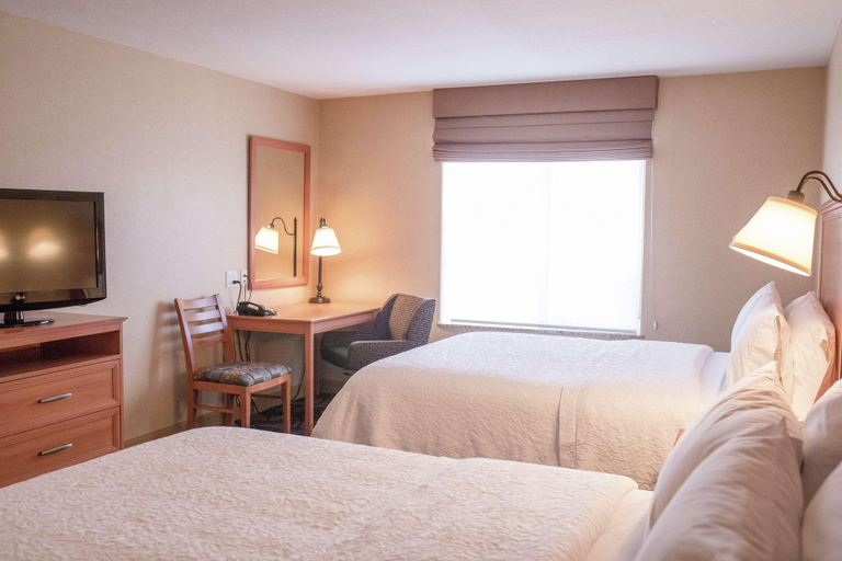 Bedroom 3, Hampton Inn & Suites Lathrop, San Joaquin