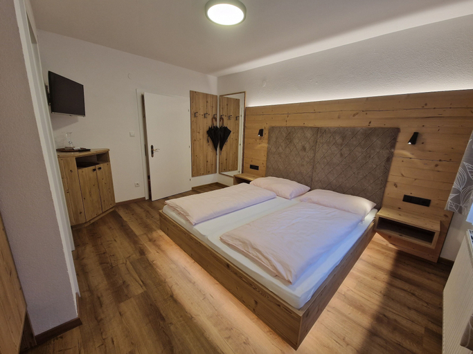 Bedroom 5, Hotel Garni Tannenhof, Sankt Johann im Pongau