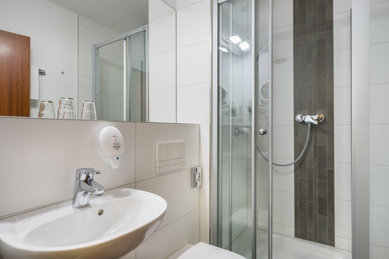 Bathroom 4, acora Bonn Living the City, Bonn