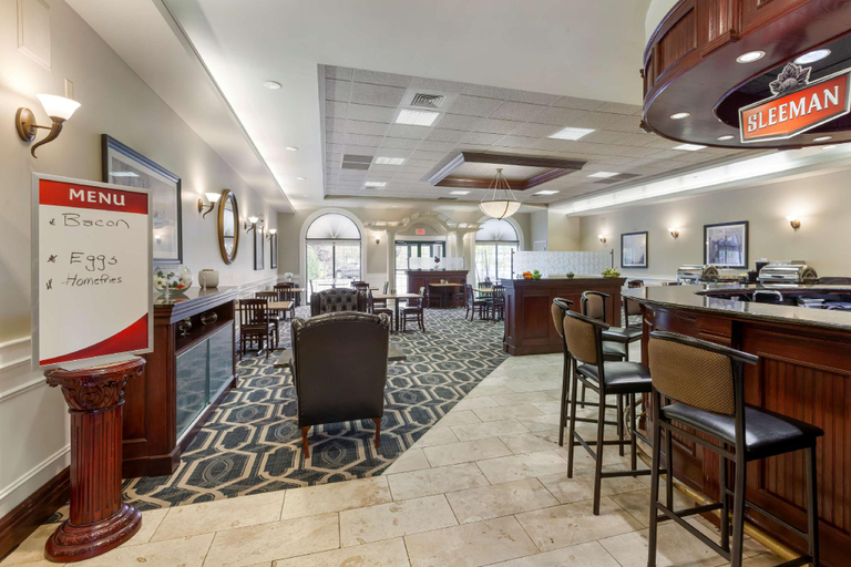 Food & Drinks, Best Western Plus Orillia Hotel, Simcoe