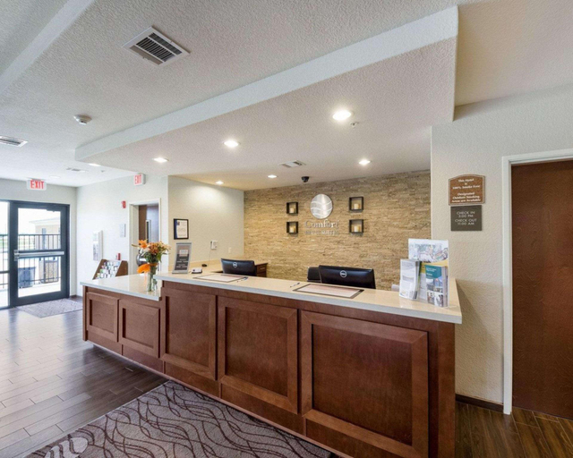 Public Area 2, Comfort Inn & Suites Victoria North, Victoria