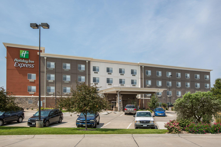 Exterior & Views 3, Holiday Inn Express HASTINGS by IHG, Adams