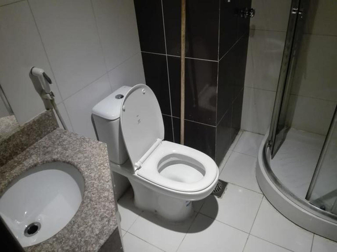 Bathroom 1, Dar Umm Al Qura Golden Hotel, Makkah
