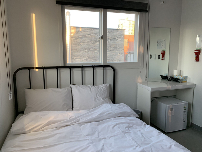Bedroom 2, Just Mansion, Mapo