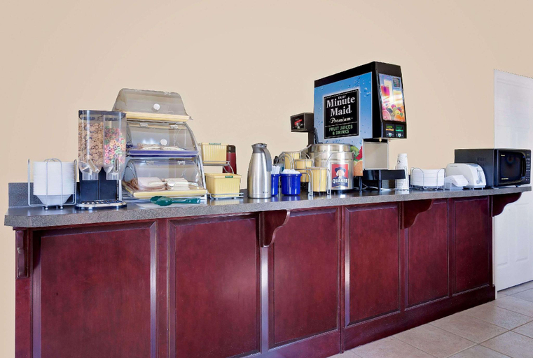 Food & Drinks 5, Days Inn by Wyndham Millington, Shelby