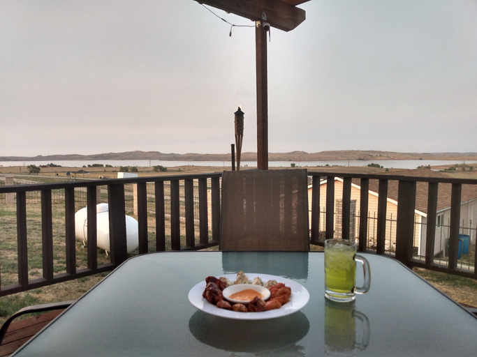 Food & Drinks 5, The Lake Stop Resort, Johnson