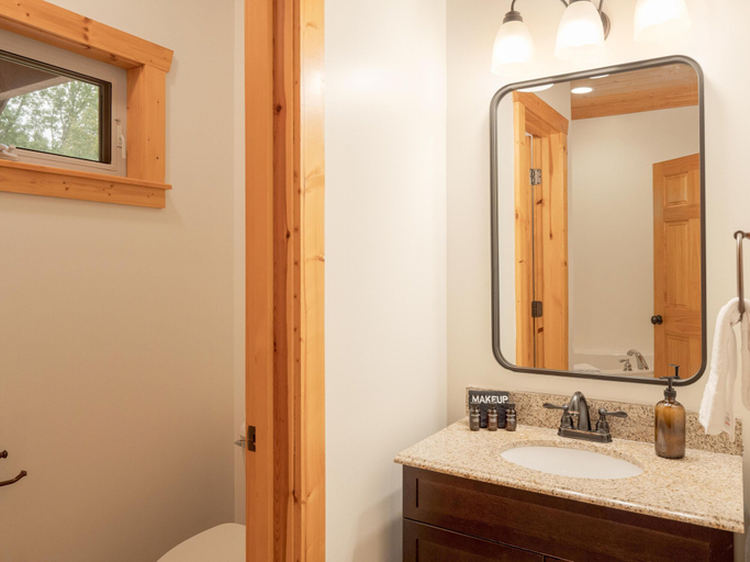 Bathroom 5, Rogers Way - Red Oak, Sevier