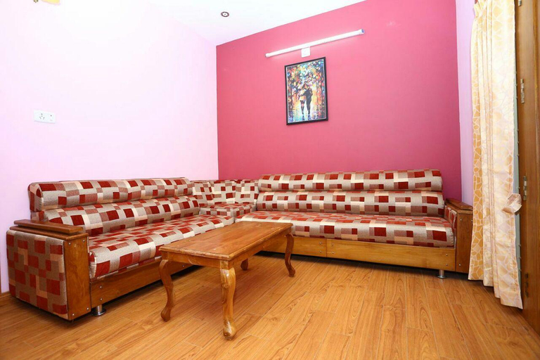Public Area, Lagana MMR Holiday Inn, The Nilgiris