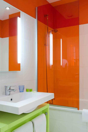 Bathroom 3, ibis Styles Amiens Cathedrale, Somme