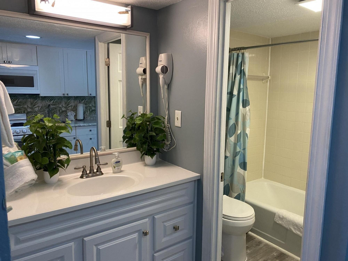 Bathroom, Ocean Breeze Condo With an Amazing View, Horry