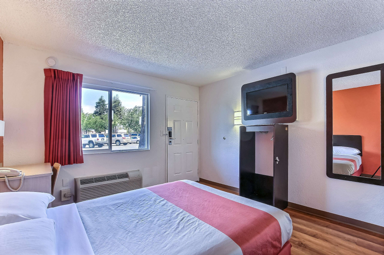 Bedroom 14