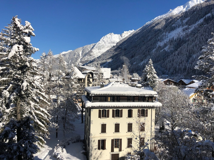 Exterior & Views 2, Apartment Chamois Blanc 1 - Central Chamonix Haven, Haute-Savoie