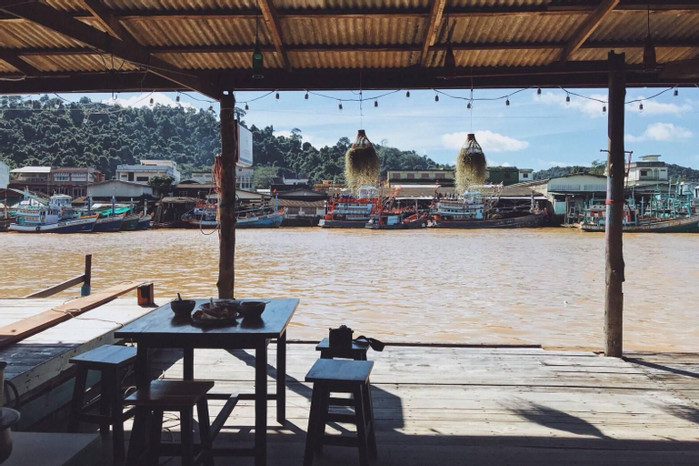 Food & Drinks 4, Rub Lom Chom Klong Homestay, Muang Chumphon