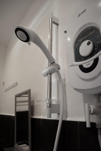 Bathroom 5, Halo Hotel, Semporna