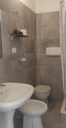Bathroom 3, Piccolo Hotel, Genova