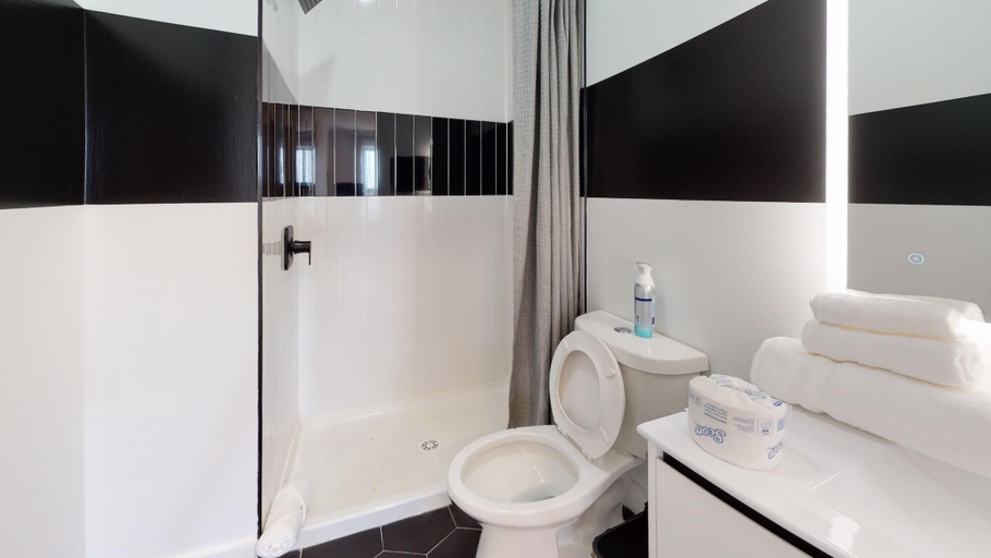 Bathroom 1, Luxury 2BR 30 Mins to Manhattan Evonify, Union