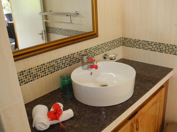 Bathroom 3, Hostellerie la Digue