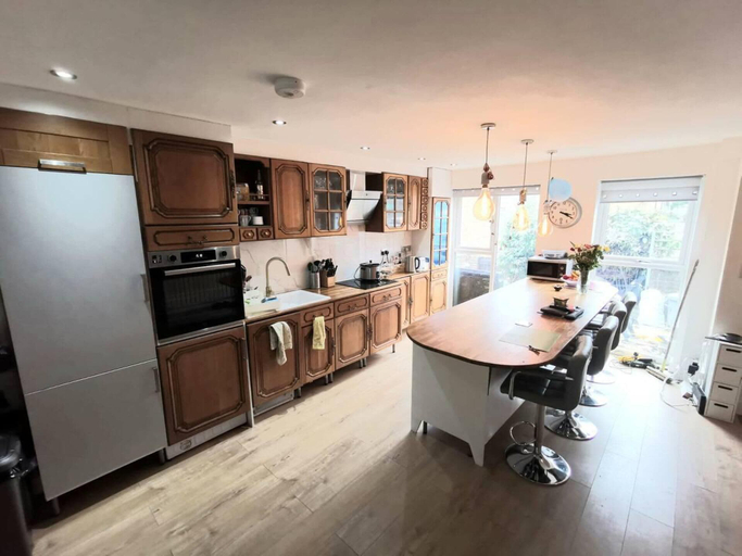 Others 5, Modern 4 Bed 3 Bath House - 4 Groups with FREE Parking - Central London, London