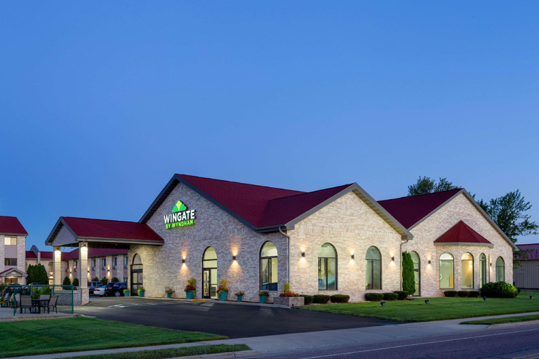 Exterior & Views 1, Wingate by Wyndham Wisconsin Dells, Sauk