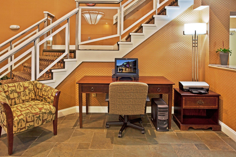 Public Area 4, Holiday Inn Express & Suites BRADENTON WEST by IHG, Manatee