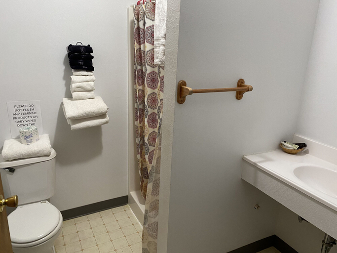 Bathroom 4, The Lake Stop Resort, Johnson
