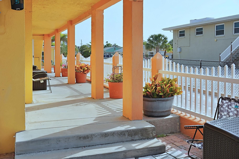 Others 5, Misty Isles Redington Beachfront Suite 1, Pinellas